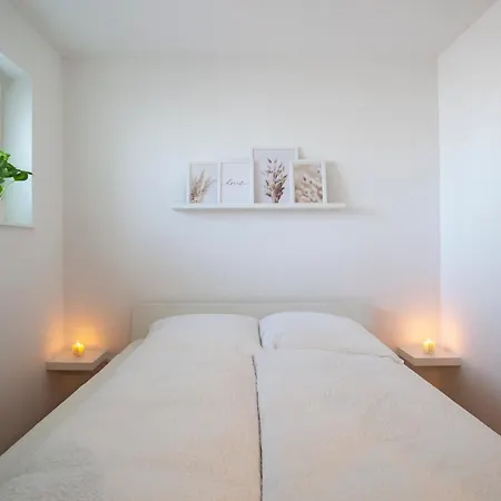 Fabulous 2 - 60 Qm - Contactless Check-in