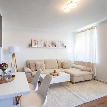 Fabulous 2 - 60 Qm - Contactless Check-in